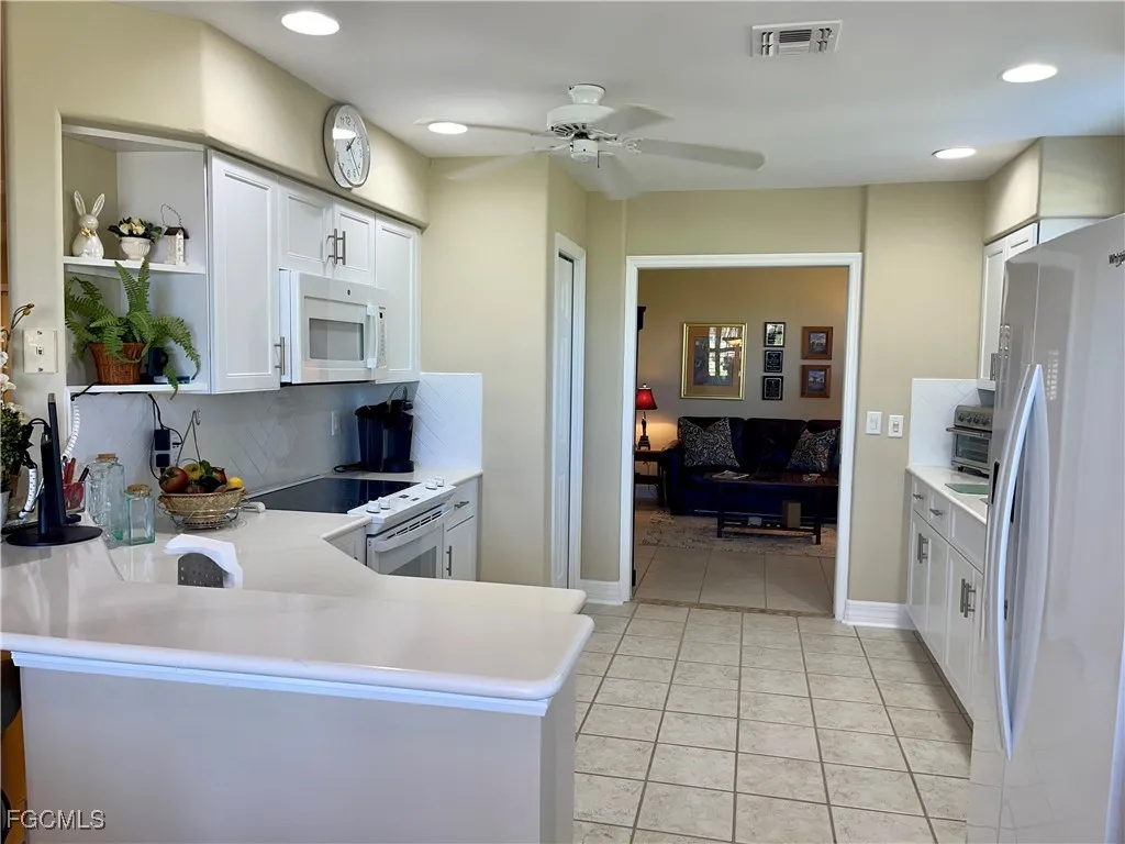 Fort Myers, Florida 33908, United States, 2 Bedrooms Bedrooms, ,2 BathroomsBathrooms,Residential,Active,245521