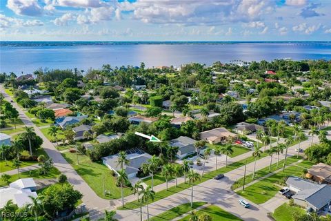 Tiny photo for 12150 McGregor Boulevard, Fort Myers, FL 33919 (MLS # 2025007374)