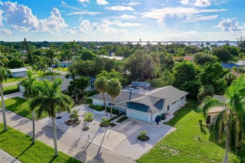 Tiny photo for 12150 McGregor Boulevard, Fort Myers, FL 33919 (MLS # 2025007374)
