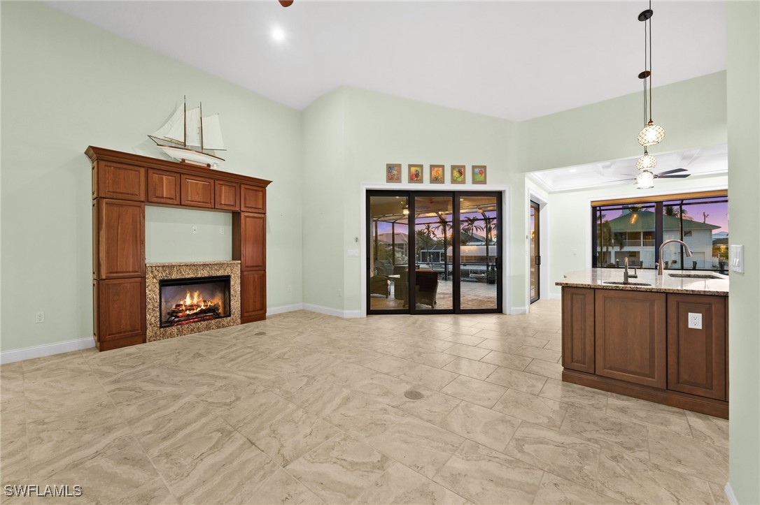2405 Cherimoya Lane