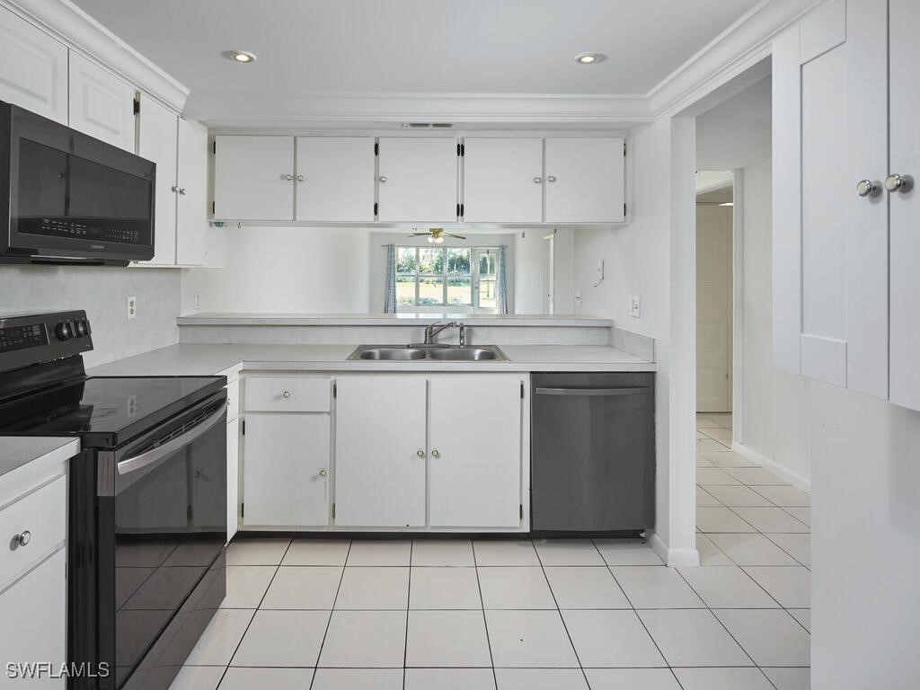 4220 Looking Glass Lane 4303