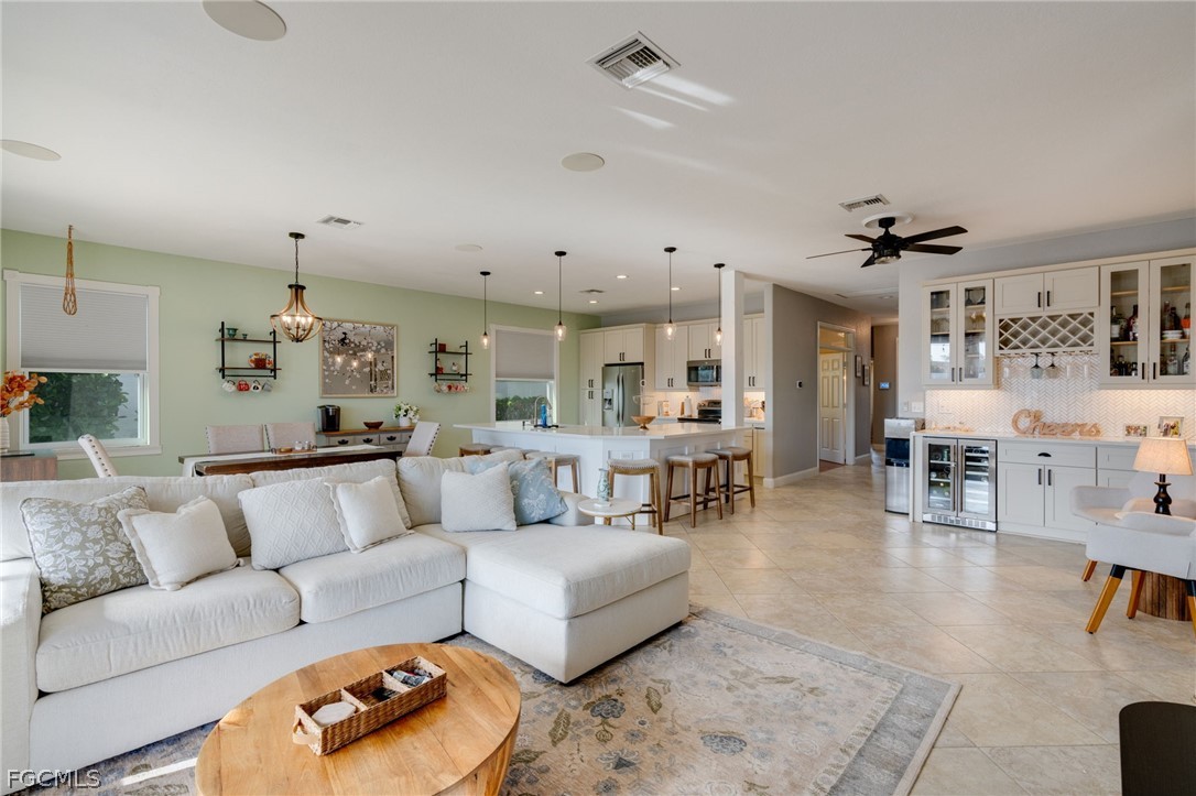 11200 Lakeland Circle