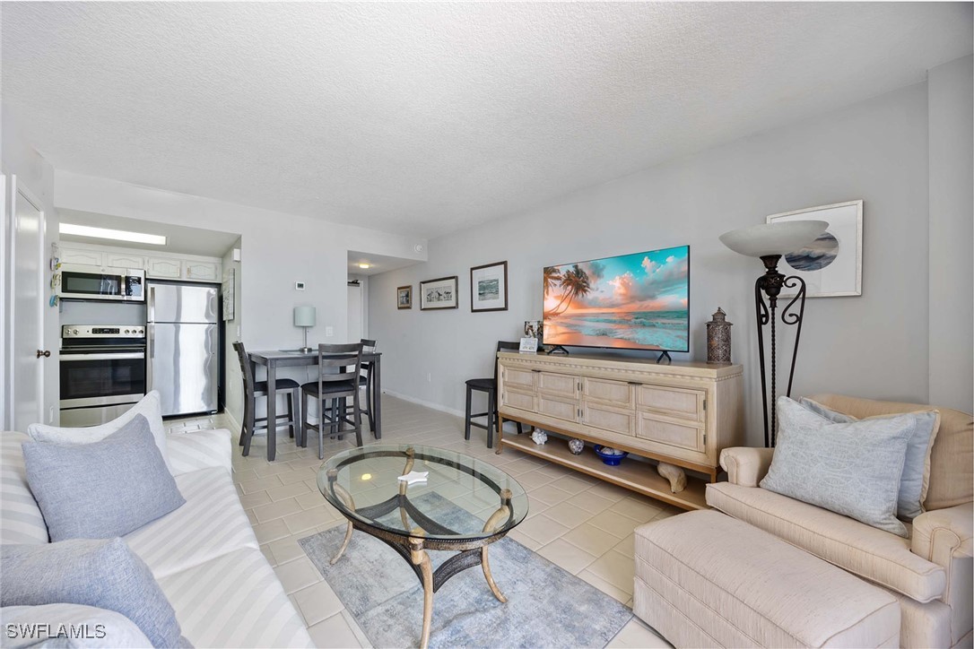 180 Seaview Court 814