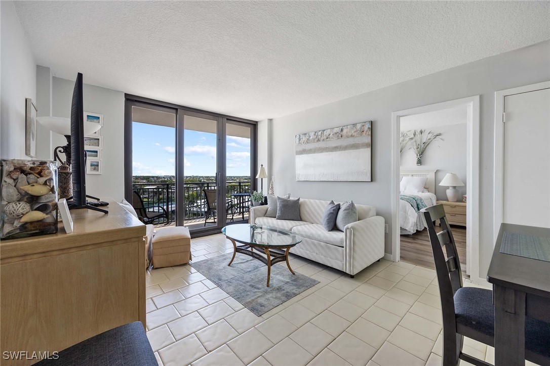 180 Seaview Court 814