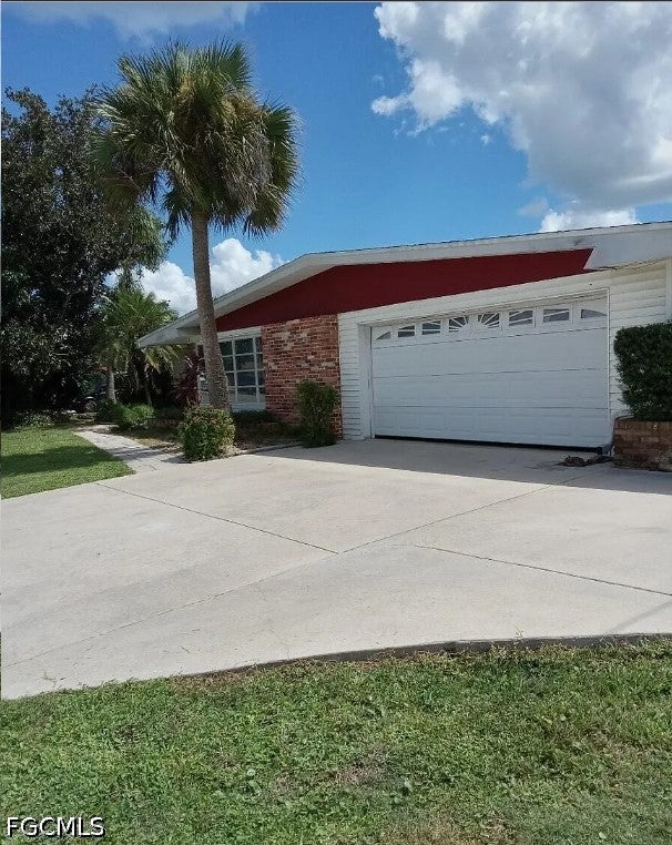 406 Leeland Heights Boulevard E