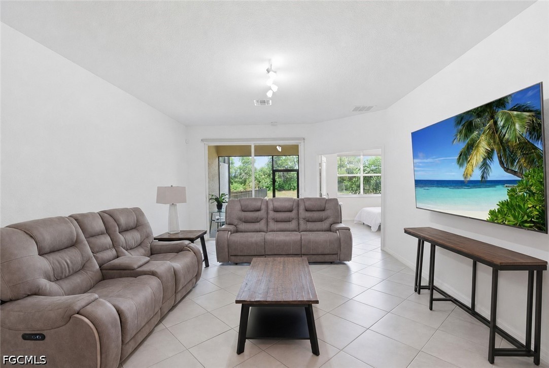 1648 Alameda Drive