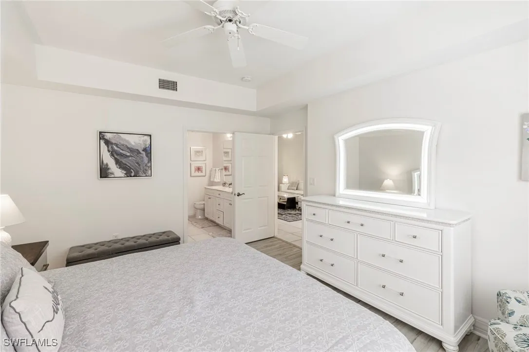 Naples, Florida 34102, United States, 2 Bedrooms Bedrooms, ,2 BathroomsBathrooms,Residential,Active,138535