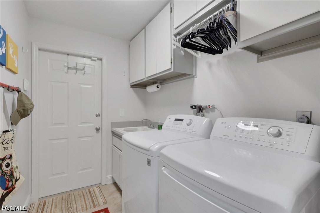 1513 SW 57th St, Cape Coral, FL, 33914, USA, 3 Bedrooms Bedrooms, ,3 BathroomsBathrooms,Residential,Active,1513 SW 57th St,2026033187