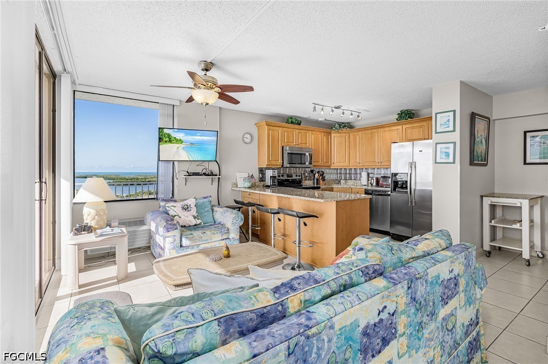 8701 Estero Boulevard 907