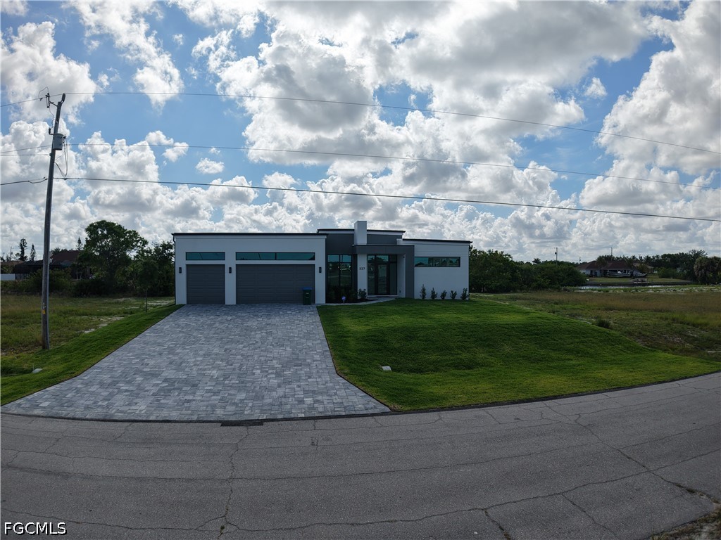 2135 SW 8th Place