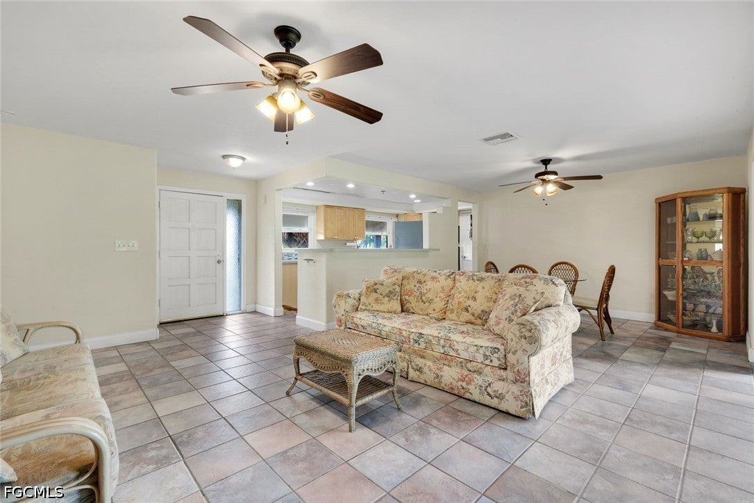 5248 Versaille Court