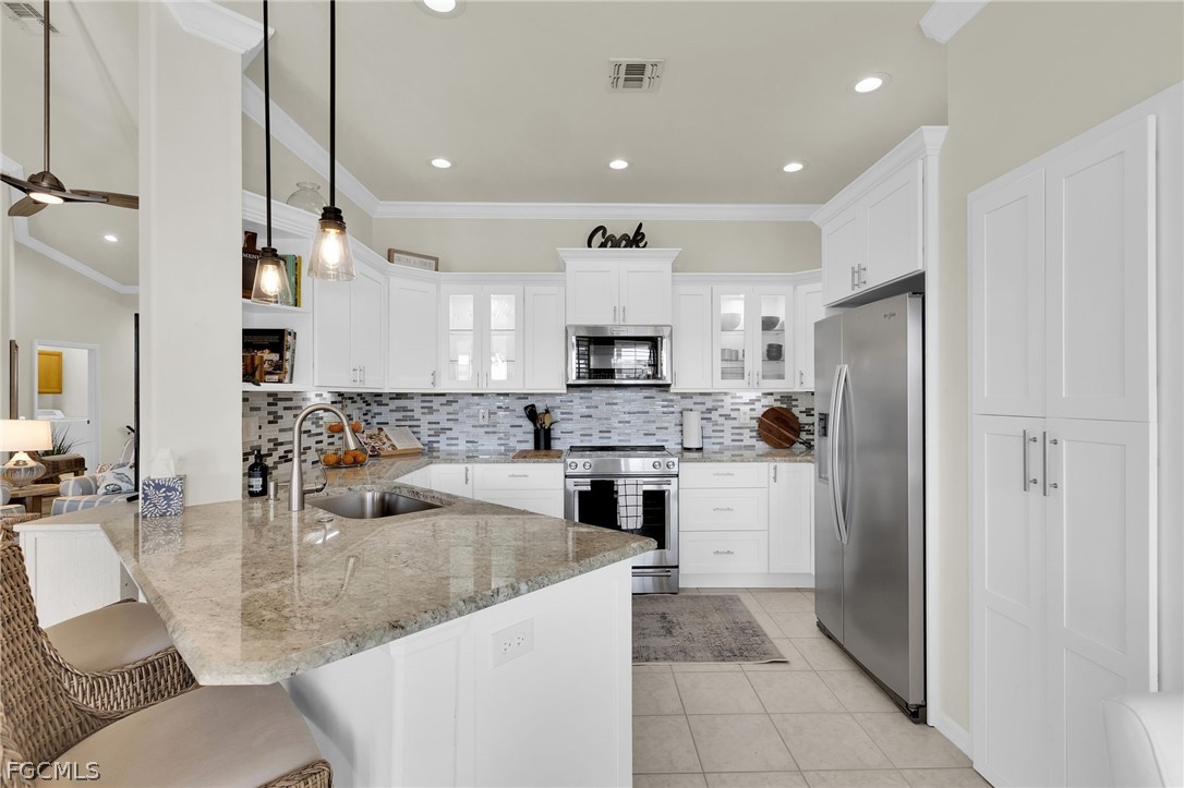 9221 Bayberry Bend 203