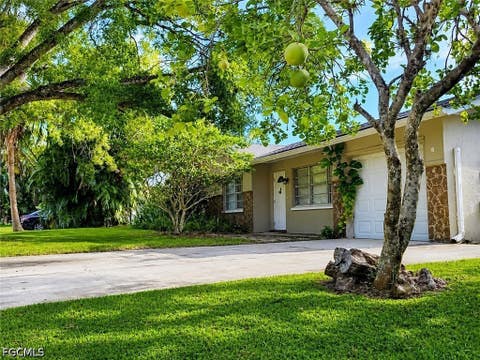Photo of 1591 Sunkist Way, Fort Myers, FL 33905 (MLS # 2026035064)