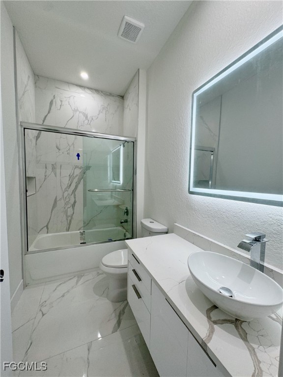 5037 Pinetree Circle