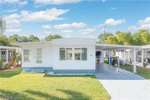Photo of 19 Garden Drive, Fort Myers, FL 33908 (MLS # 2026018921)