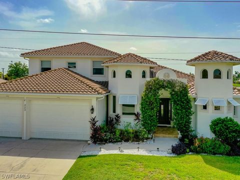 A home in MARCO ISLAND