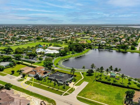 A home in MARCO ISLAND