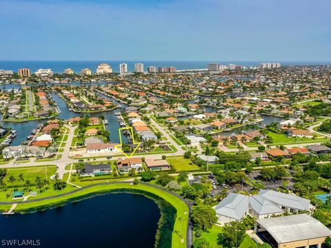 A home in MARCO ISLAND