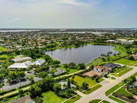 A home in MARCO ISLAND