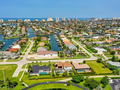 A home in MARCO ISLAND