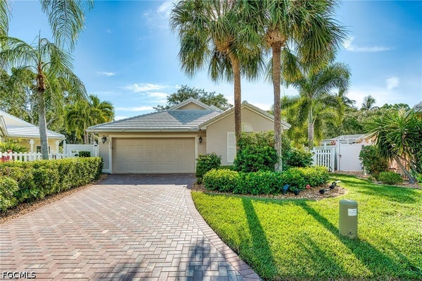 1250 SILVERSTRAND DR, NAPLES, FL 34110 - Image 184e834f400a0ca852c978a40b198b51/3987403806