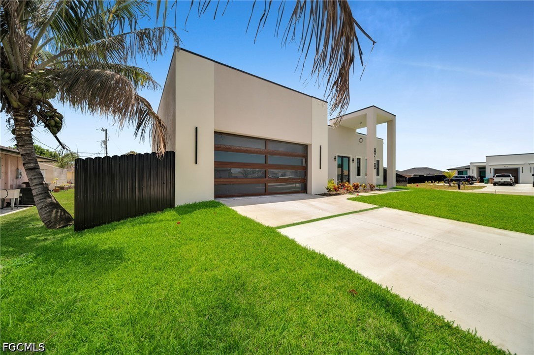 818 NE 10th Street