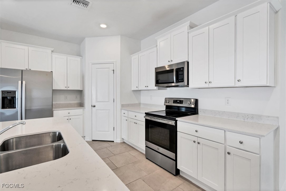 3904 Treasure Oak Way