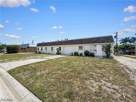 Photo of 6617 Warwick Circle, Fort Myers, FL 33919 (MLS # 2026022961)