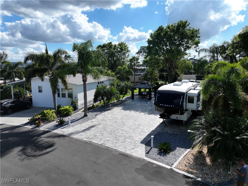 5870 MAPLEWOOD Court