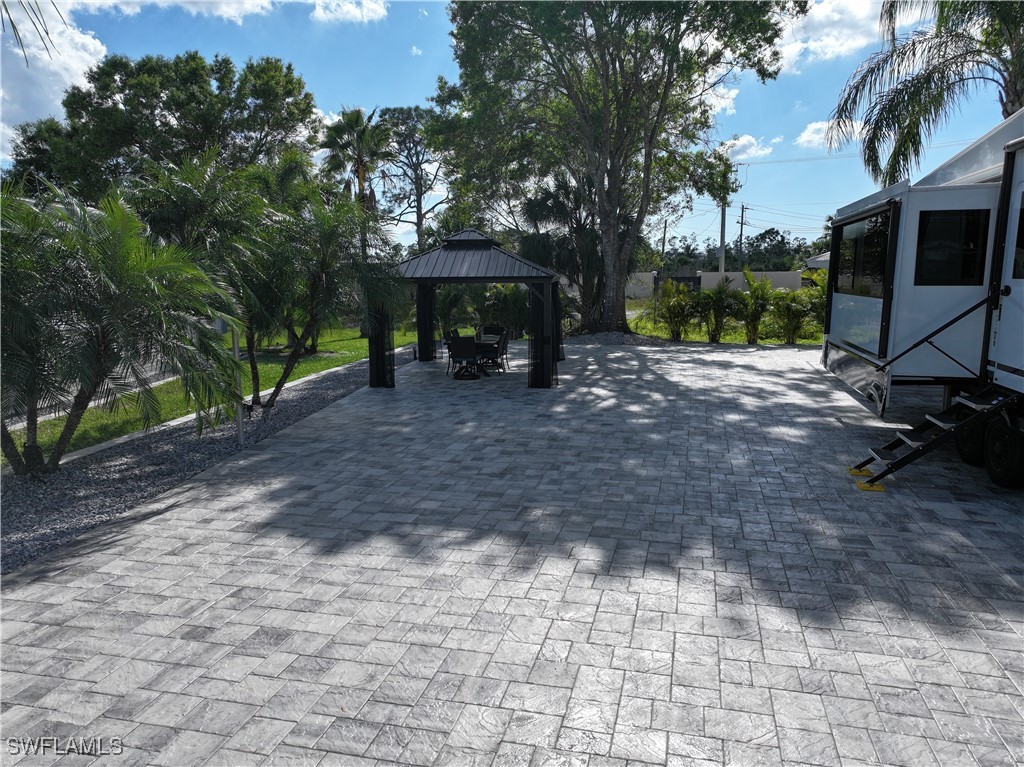 5870 MAPLEWOOD Court
