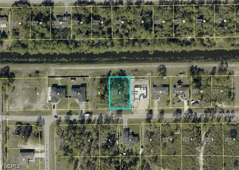 Tiny photo for 925 Bolivia Avenue, Lehigh Acres, FL 33974 (MLS # 2026020304)