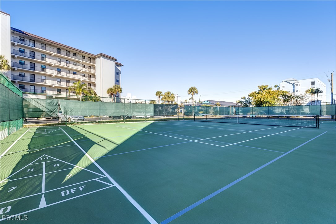 6893 Estero Boulevard 456