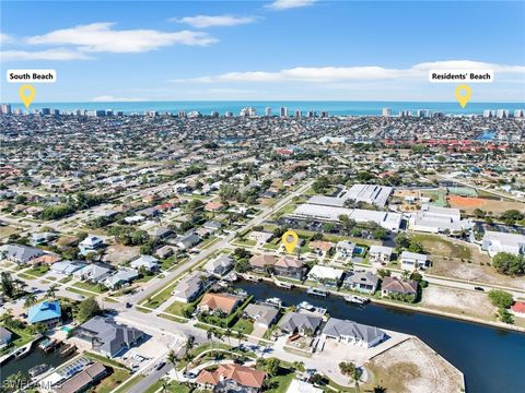 A home in MARCO ISLAND