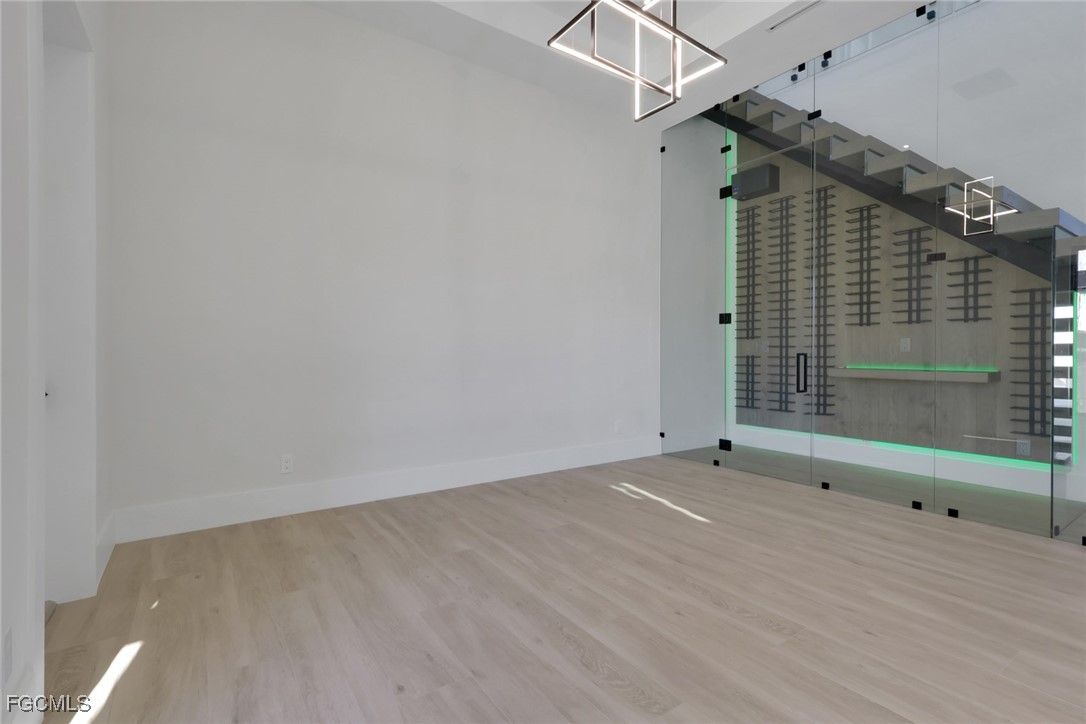 5653 Riverside Drive