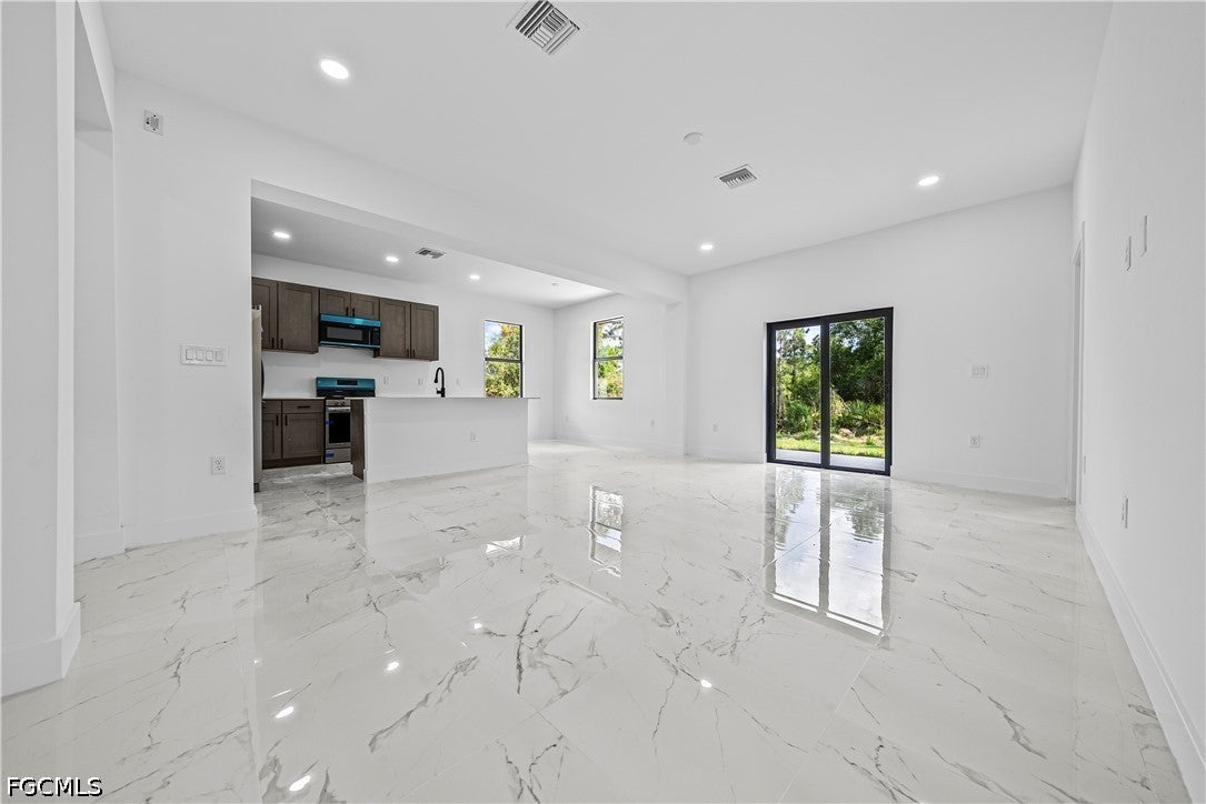 2810 73rd Street W