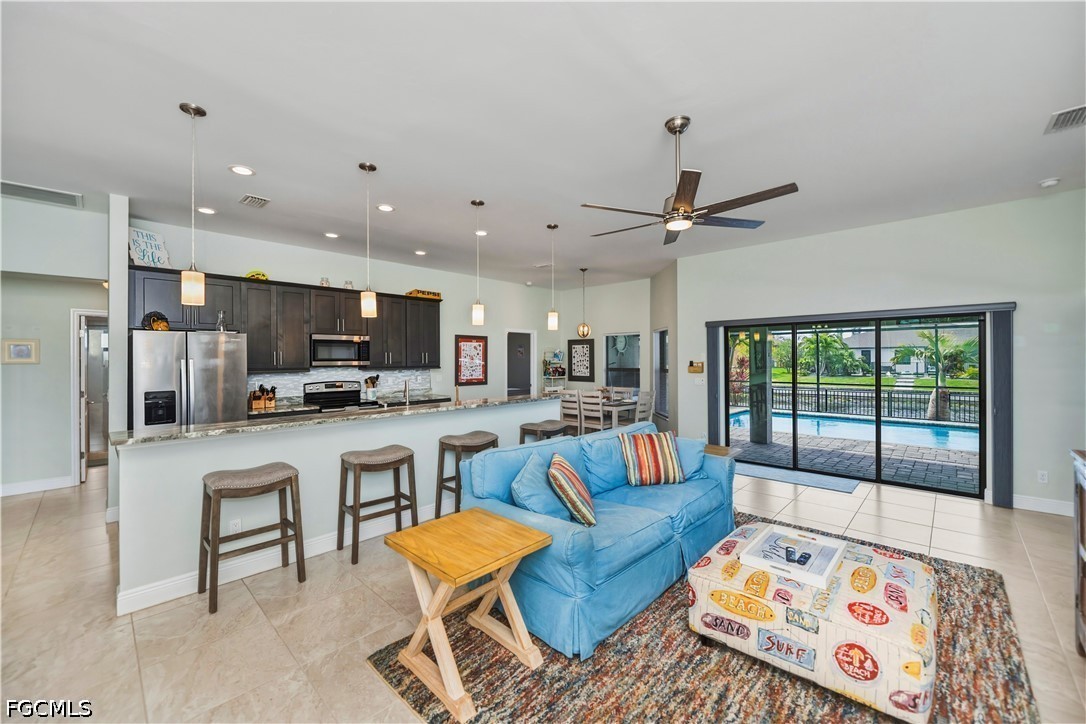 910 SW 12th Terrace