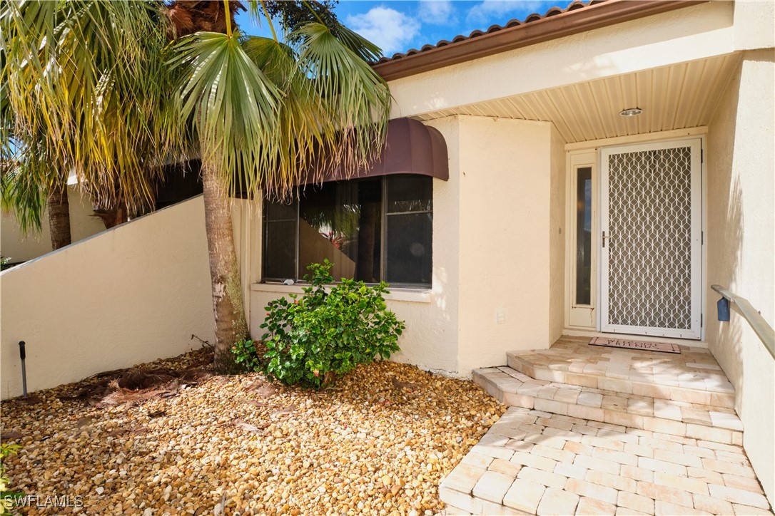 16928 Villas Square