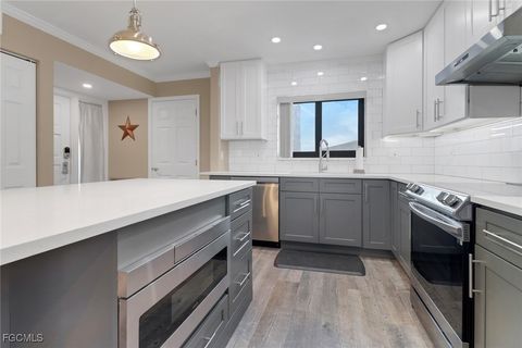 Tiny photo for Fort Myers, FL 33919 (MLS # 2025000965)