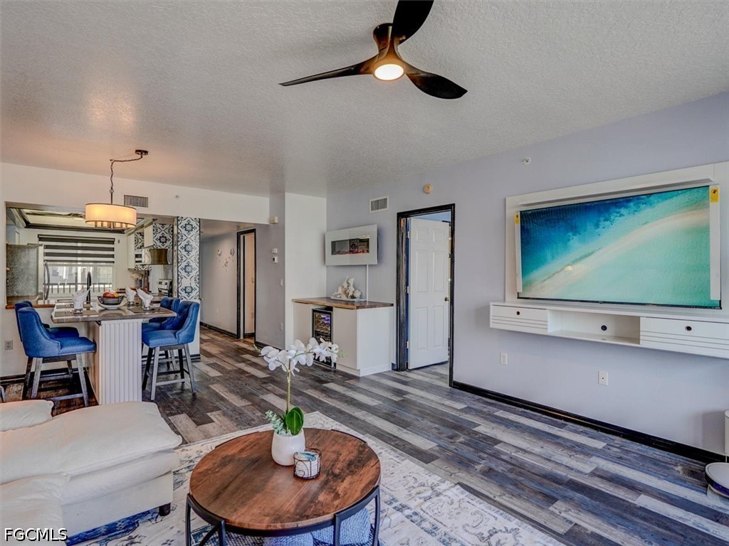 4431 Bay Beach Lane 522