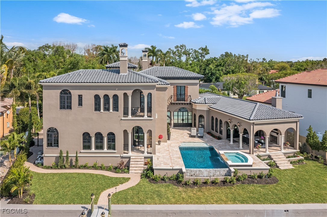 3914 W Riverside Drive