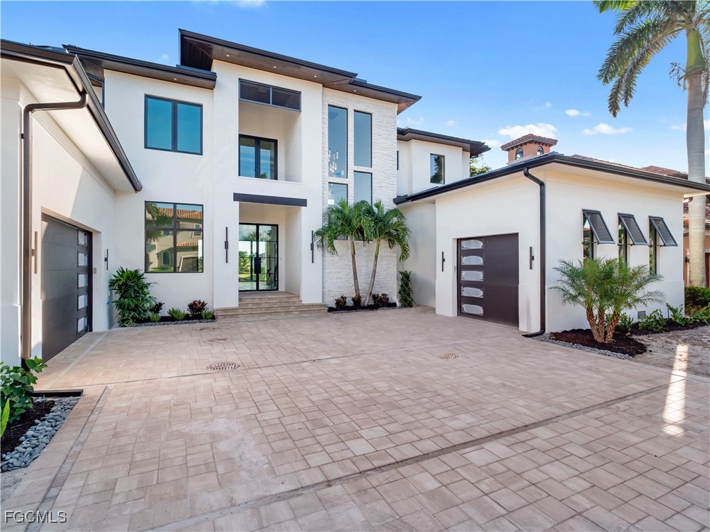 846 Cypress Lake Circle