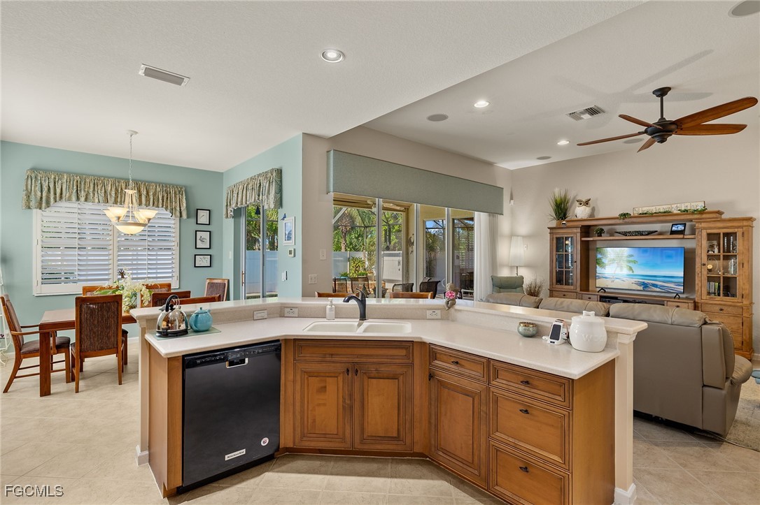 8872 King Henry Court