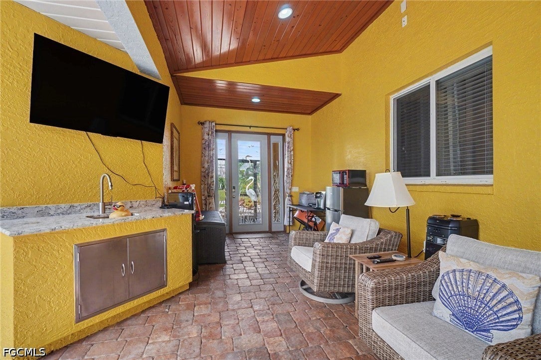 2911 NW 14th Terrace