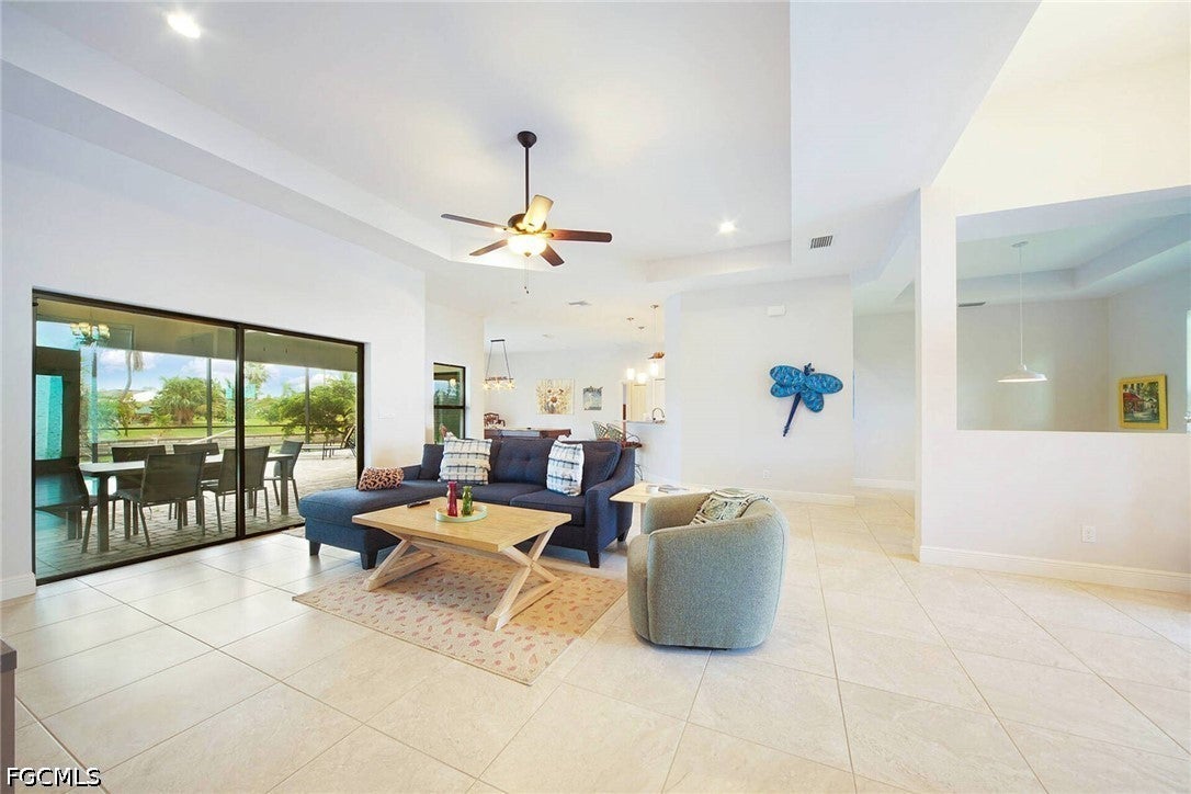 2712 SW 4th Place
