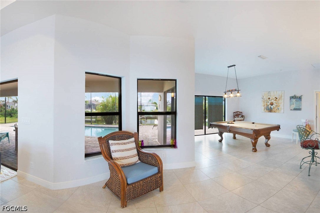 2712 SW 4th Place