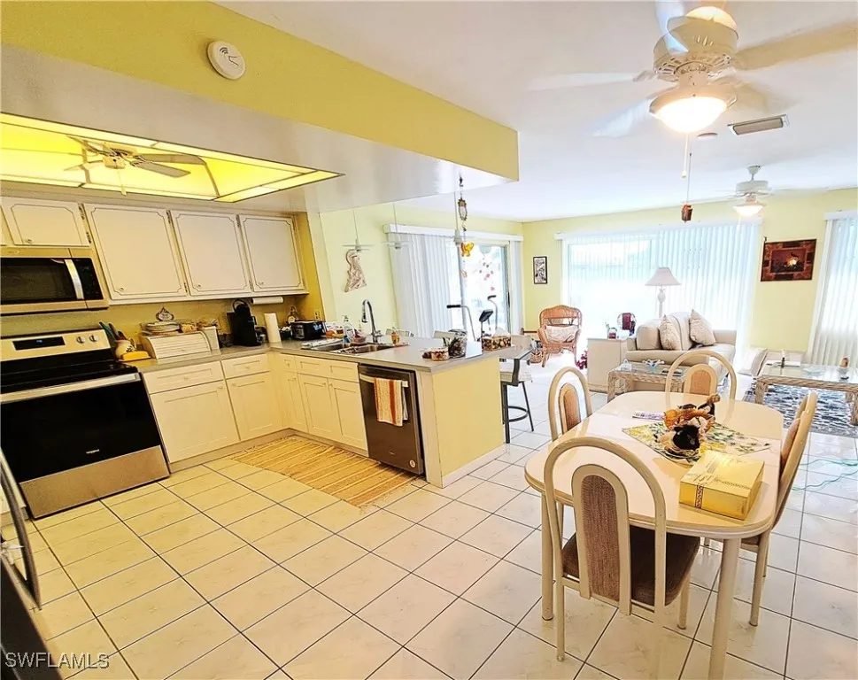 North Fort Myers, Florida 33903, United States, 3 Bedrooms Bedrooms, ,2 BathroomsBathrooms,Residential,Active,22515