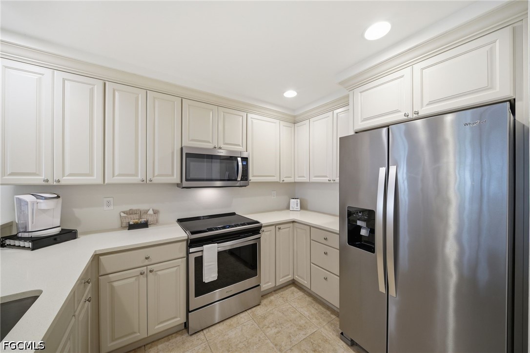 221 9th Street S 206