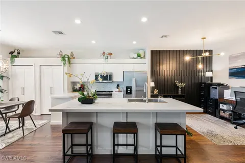 MLS: 225038025