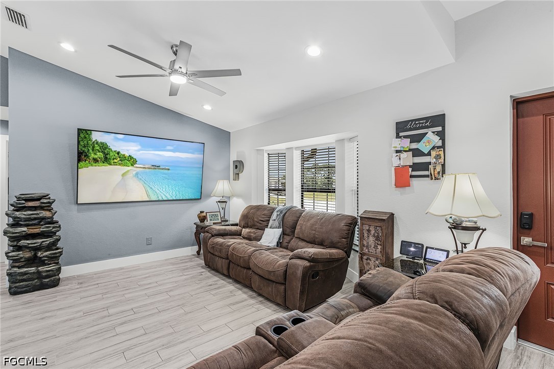 4176 NW 39th Place