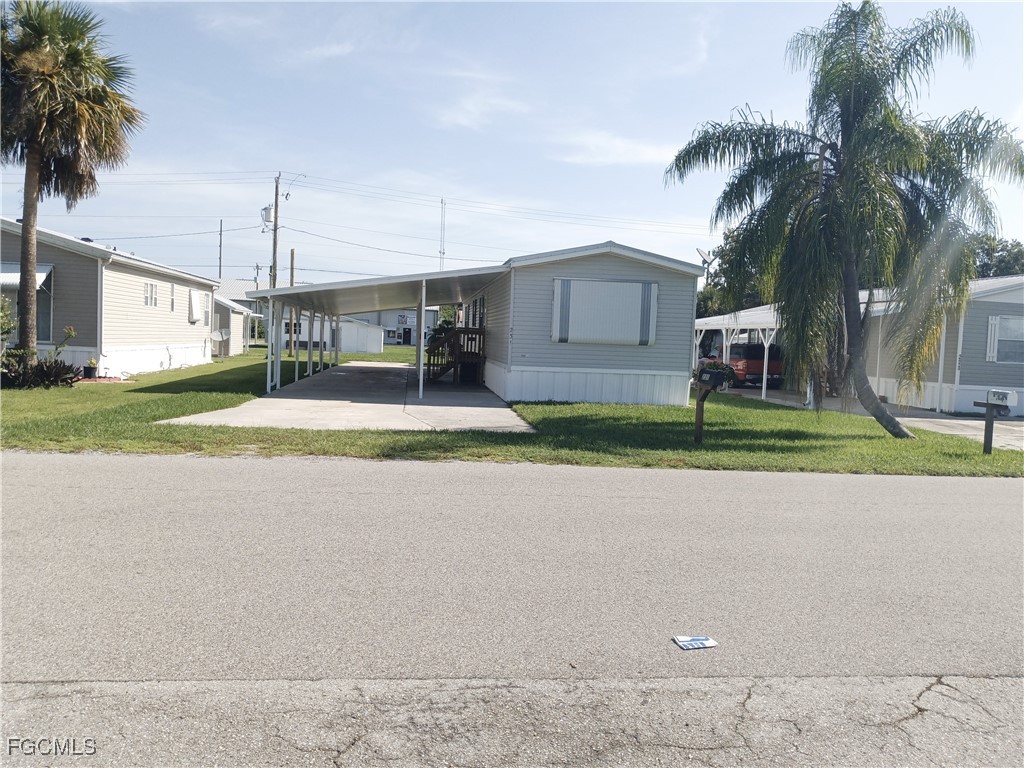 Photo 1 of 29 — 231 Palm Avenue NW, Moore Haven, FL 33471